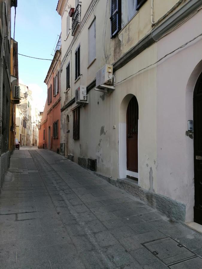 Le Antiche Mura 2 Apartment Sassari Luaran gambar
